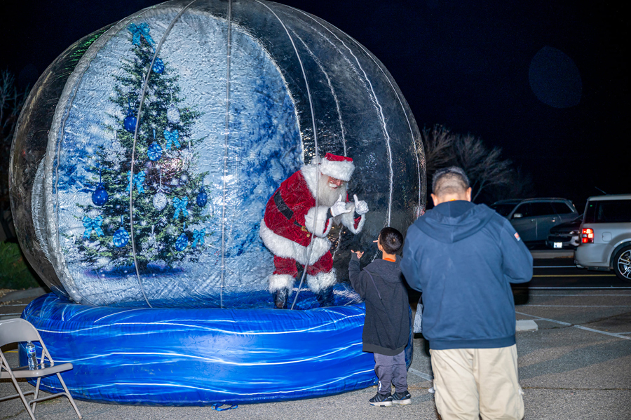 Edwards celebrates holidays with Winterfest - Aerotech News - Edwards AFB