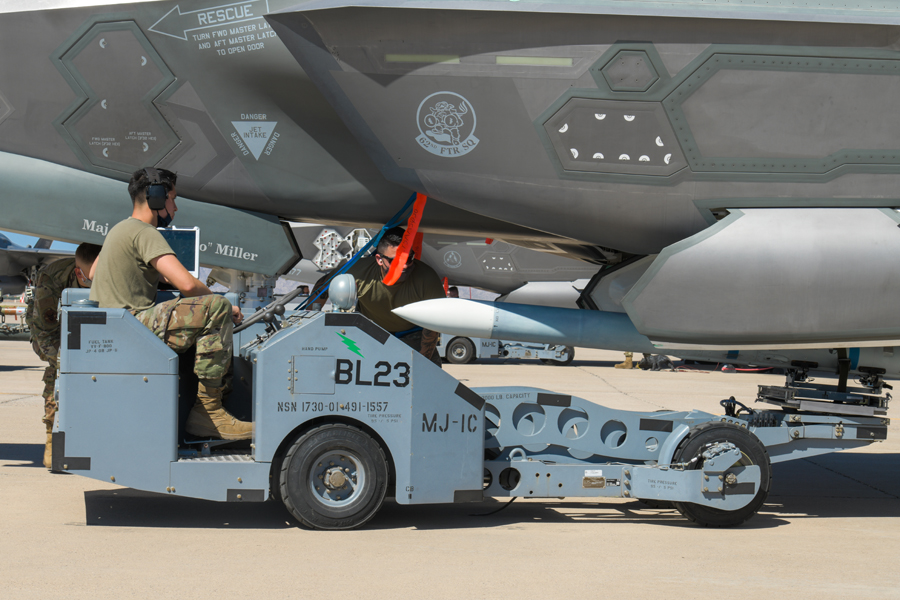 Maintainers compete in weapons load - The Thunderbolt - Luke AFB