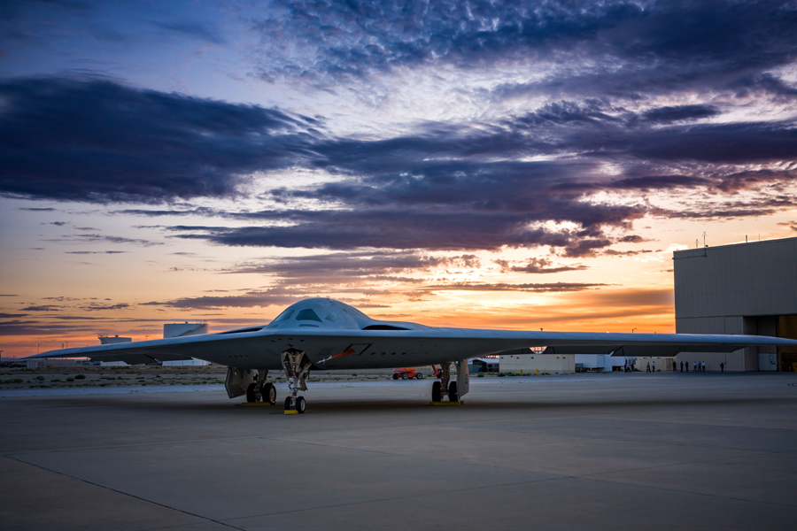 Northrop Grummans B 21 Raider Makes First Flight Aerotech News And Review