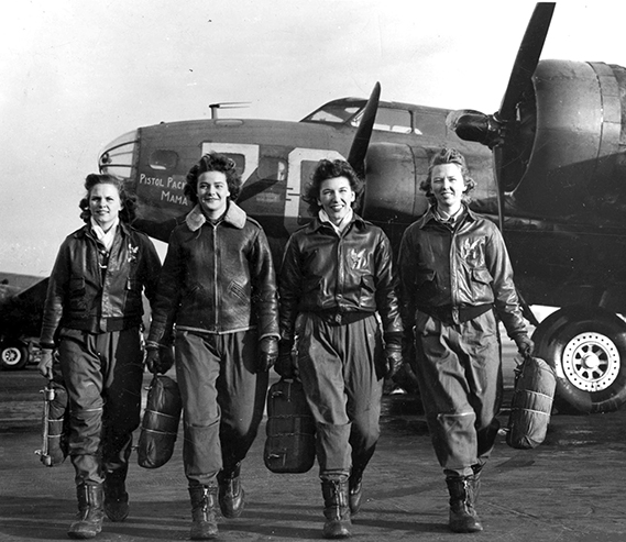 WASP Pilots in front of USAAF B-17 